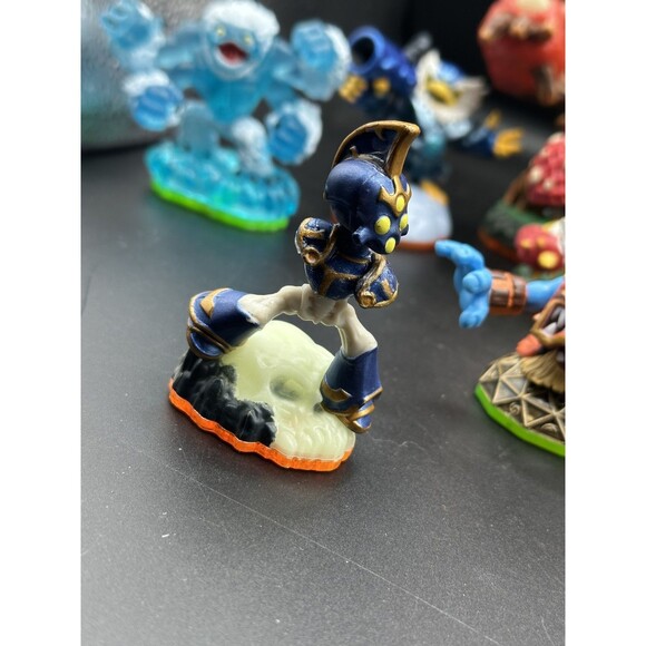 Lot of 12 Skylanders - Picture 5 of 5